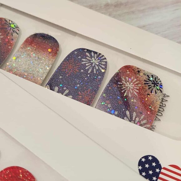 Color Street- Retired red white and blue bundle - Picture 5 of 9